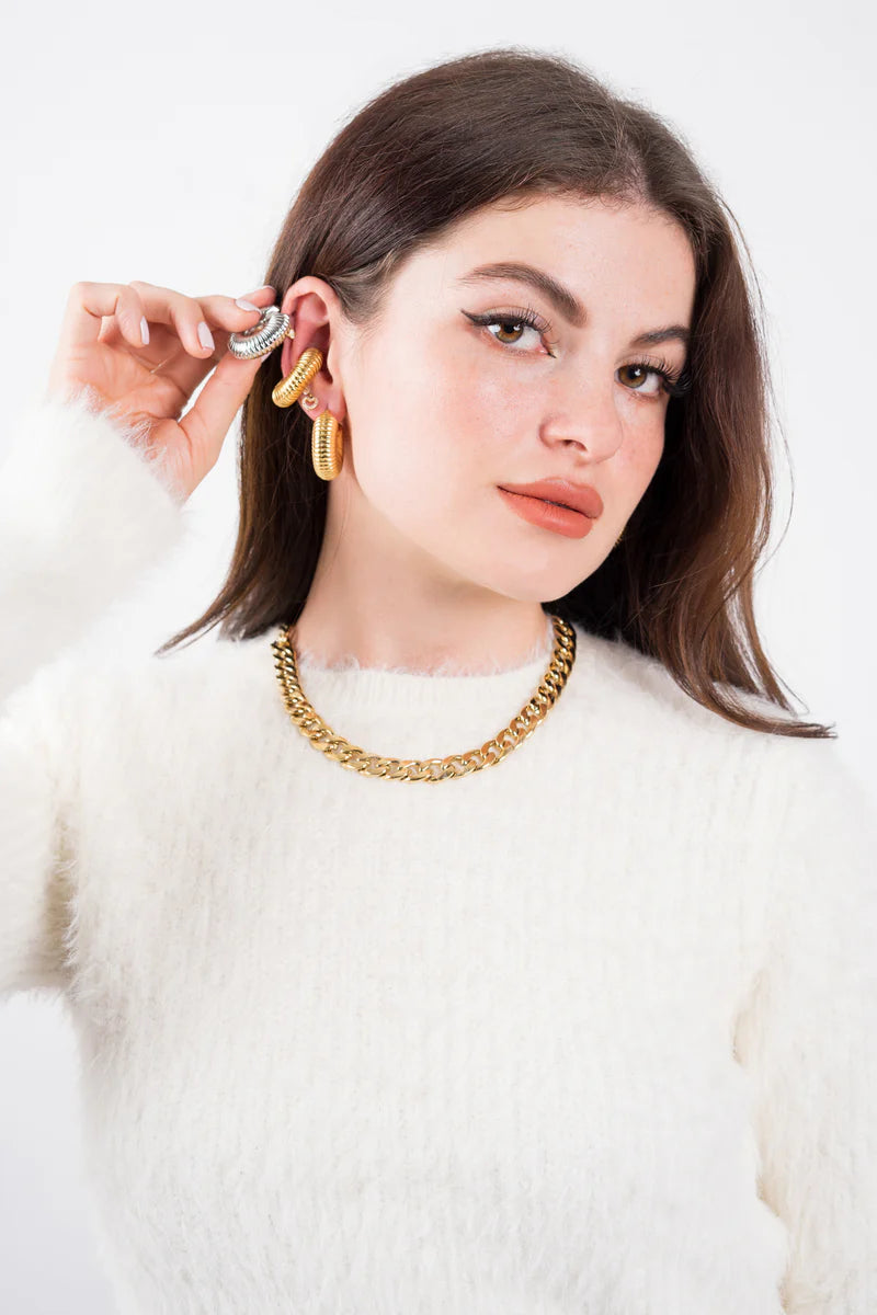 TOSHA CHUNKY EARRINGS WITH HORIZONTAL LINES TEXTURES